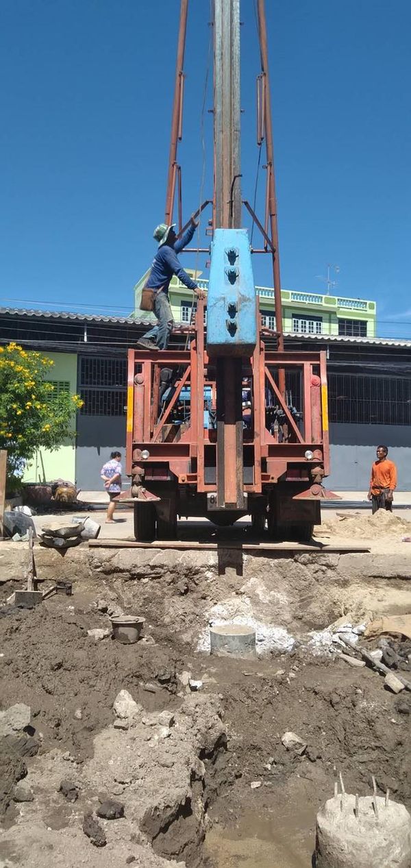 Wongwai Piling งานตอกเทสไดนามิค 1 ต้น โดยรถ 6 ล้อยาง ตุ้ม 2.5 ตัน