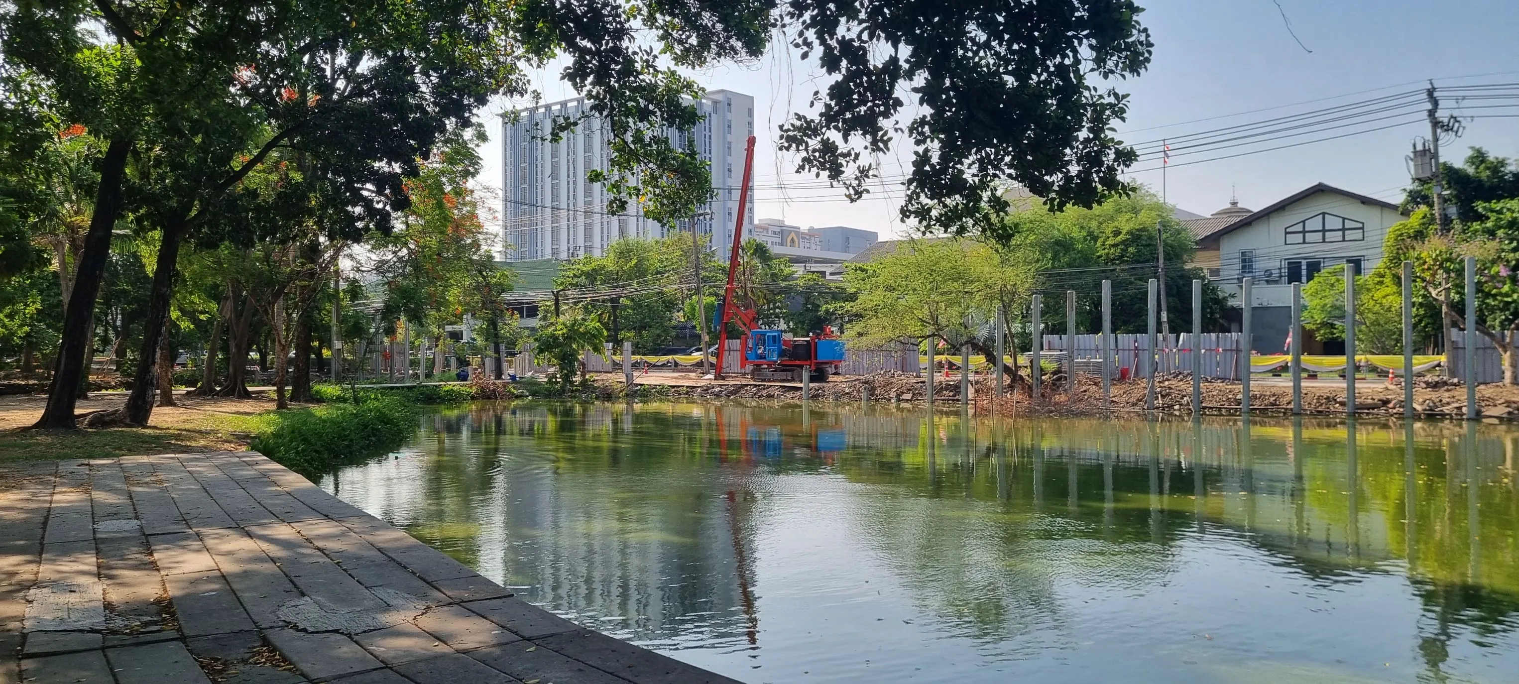 งานตอกเสาเข็มแบบยื่นกระโดง ม.เกษตรศาสตร์ บางเขน